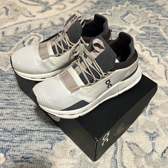 ON Cloud Cloudnova shoes - Picture 1 of 3